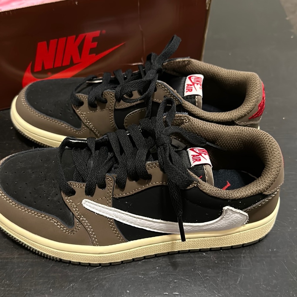 Travis Scott x Air Jordan 1 Low ‘Mocha’